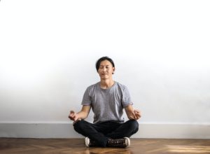 Using meditation to improve beginner trading performance in forex