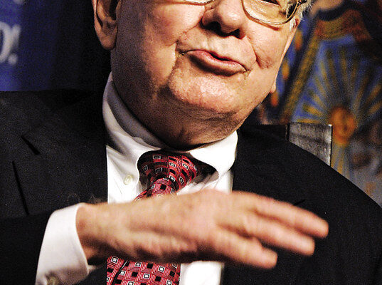 Why Warren Buffett Should Be Your #1 Role Model